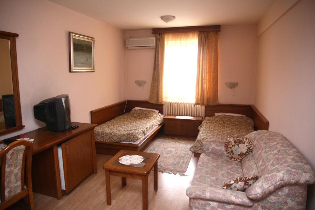 Garni Hotel Pbg Subotica Room photo