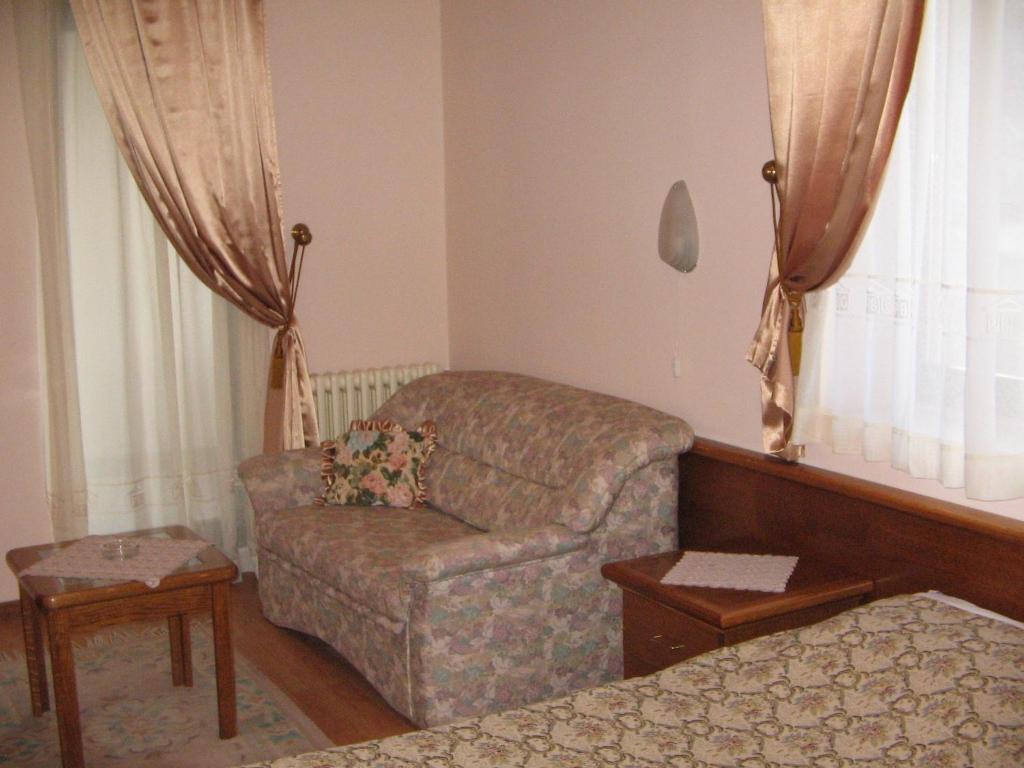Garni Hotel Pbg Subotica Room photo