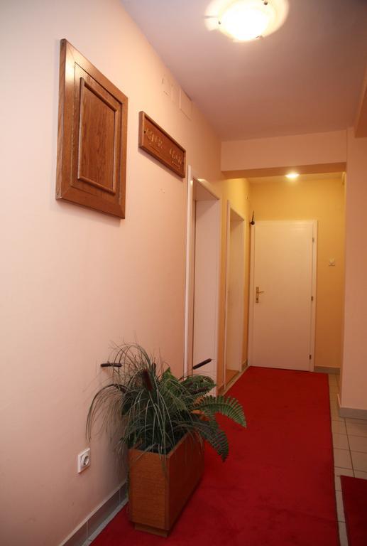 Garni Hotel Pbg Subotica Exterior photo